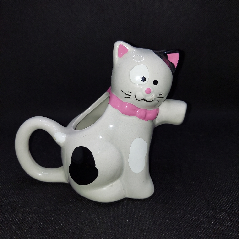 Cottage CORE RARE CAT Creamer From ACTION Made In TAIWAN Kitty Black & White